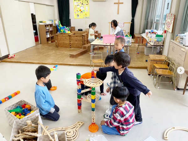 お手伝い先生｜卒園児が帰ってきてくれました